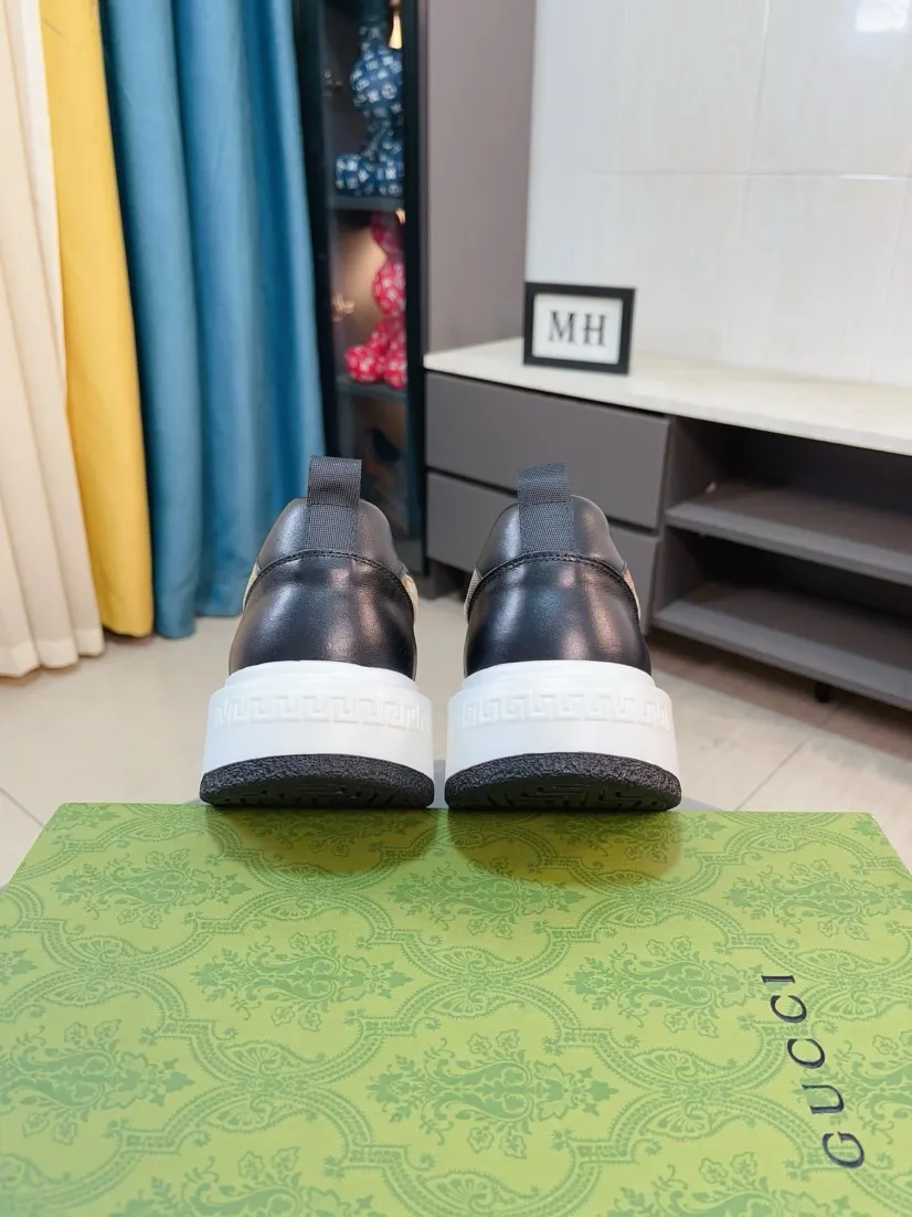 Men's shoes 💰458🌹🌹[GUCCI] Gucci's new lace-up casual men's shoes are on the market first, and the materials and workmanship are superior to all versions on the market. The highest quality shipped first-layer cowhide with imported original perforated materials➕Genuine leather lining, privately molded soft outsole, high foot comfort, imported special materials highlight the brand's unique charm, high-end customization 38-44